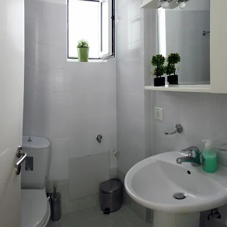 Apartment Lalezas *