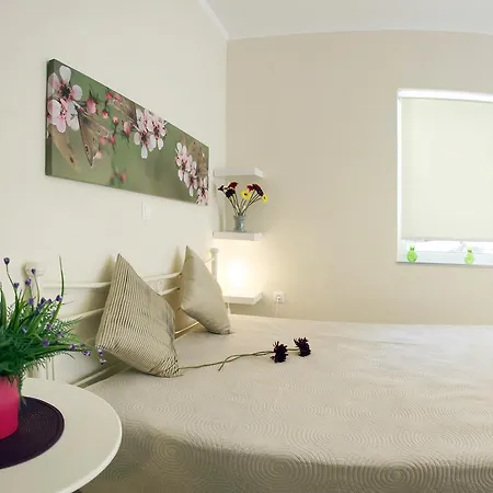 Apartment Lalezas