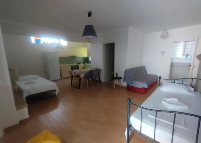 Lalezas 公寓 托隆